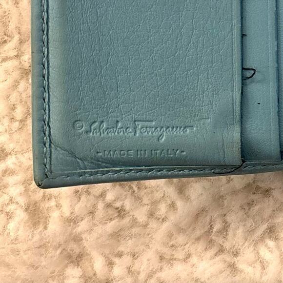 Salvatore Ferragamo Vintage Gancini W Hook Wallet - Picture 4 of 9